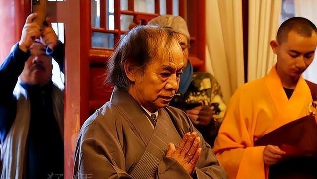 拔萝卜带泥！释永信倒台后，最惨的不是女明星，而是捐了46亿的他