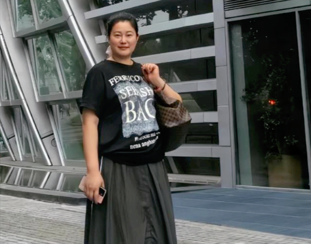 于娜印小天国庆节相聚，昔日女神变成胖大婶，印小天苍老又憔悴