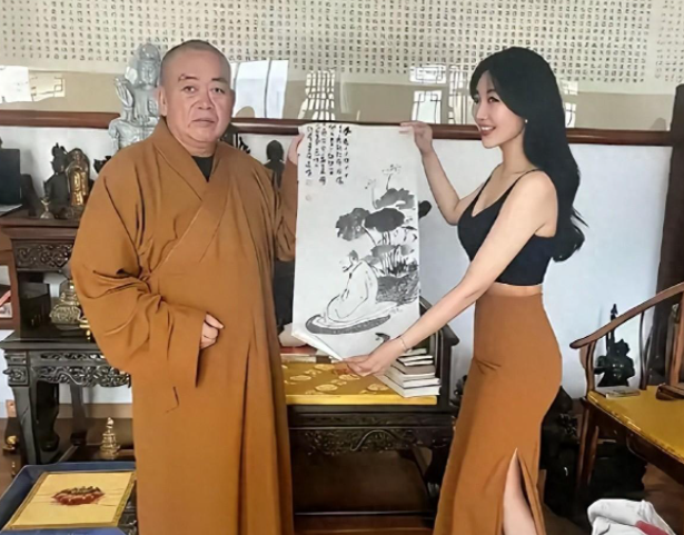 释永信被查后，令人担心的事就发生了！著名央视主持人受到牵连