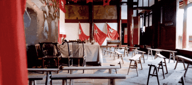 成都出发2.5h刹拢最绝红叶之城！秋色媲美九寨，一城吃够三省美食！更有山林温泉泡过瘾！