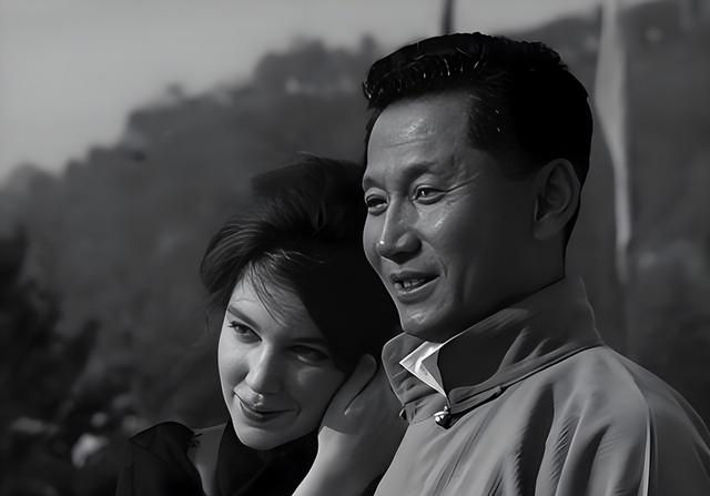 已经亡国49年，国王却依旧健在，仍继续号召同胞企图复国
