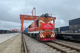 运输时间节省90多个小时，武汉首开全程时刻表中欧班列图片