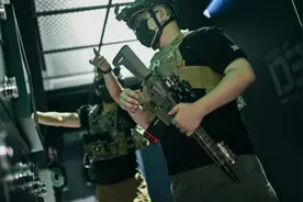 戴上头盔端起枪，我在CJ体验到了现场版《三角洲行动》图片