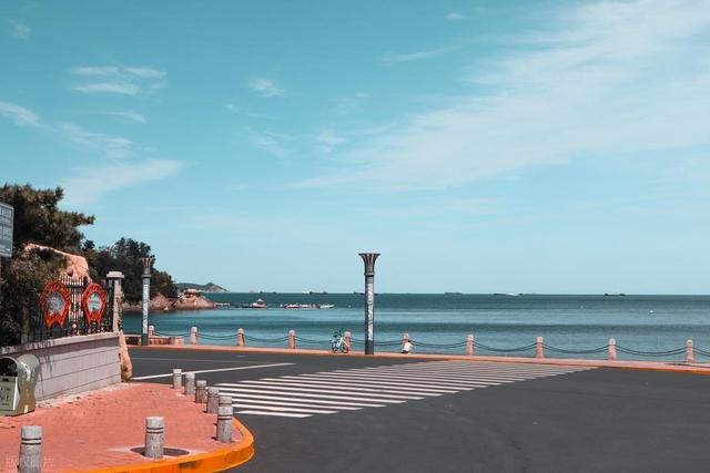 跟着男朋友到了烟台生活了一年了，说实话，我羡慕烟台的生活