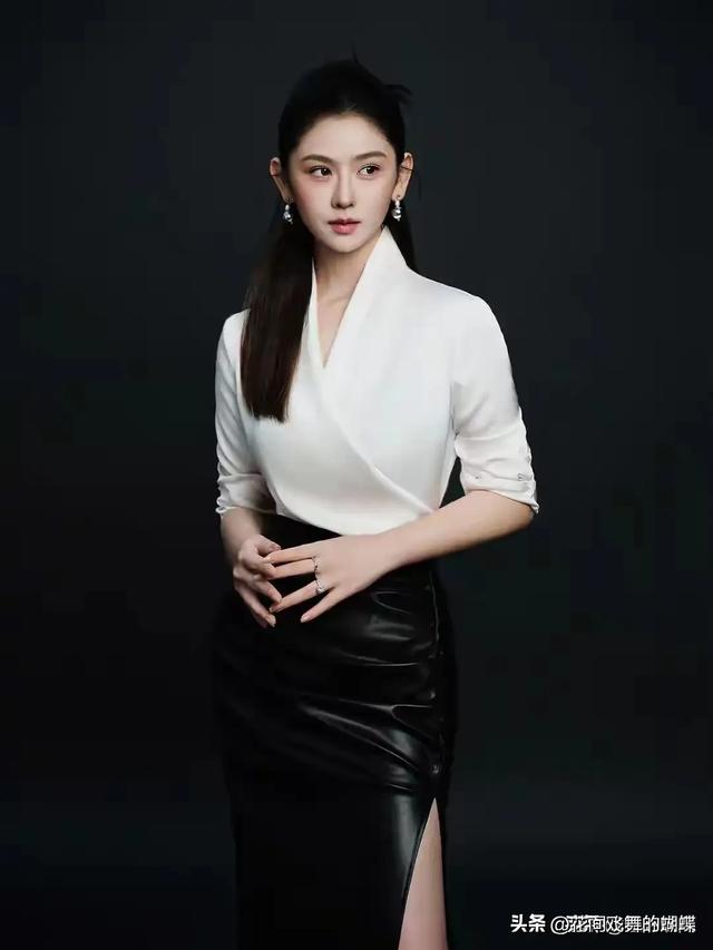 江苏徐州大学一校花，眉清目秀，温婉如玉，美到犯规，太迷人了