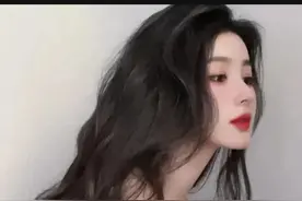 28年第一次见他发朋友圈，万年老铁树开花，大半夜不睡觉在发春图片