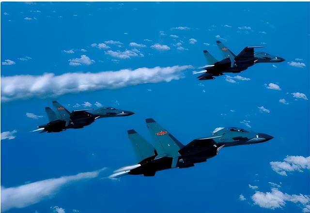 200架轰炸机，70架预警机，1300架战斗机，亚洲第一空军浮出水面