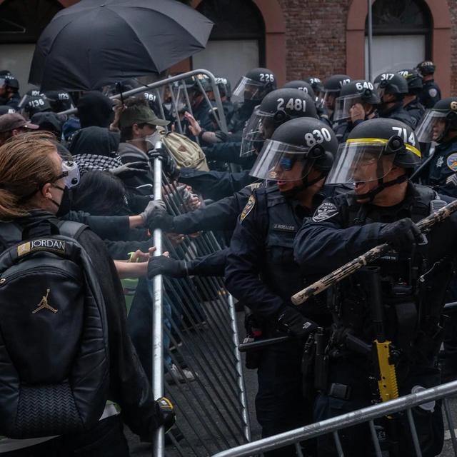 惨烈！平民被枪杀！特朗普却嫌不够狠！美国为何堕入深渊惊愕世人