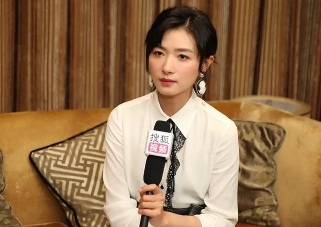 因长的太漂亮，七次拒绝导演“要求”被雪藏，43岁终凭实力走红