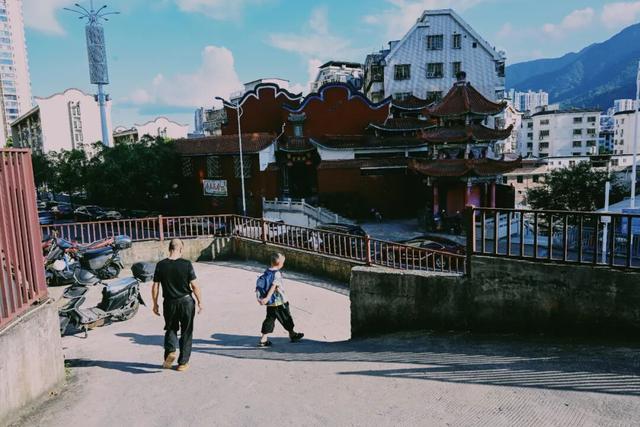 神仙不输泉州，这座闽东小城也有封神的秋天