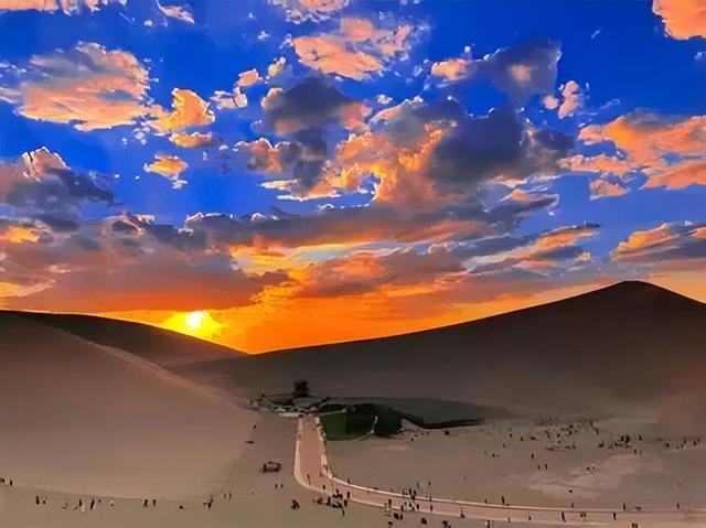 散文丨云 德：沙海幻月