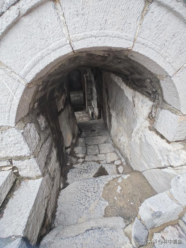 安阳许家沟二龙山，一座建在峭壁上的宫殿，布局精妙，别有洞天