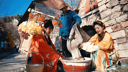 年味十足的山东宝藏小城，不仅是鲁菜重要发源地，还是“中国琉璃之乡”！