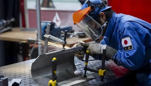 中美日上半年GDP公布，美国14.9万亿，日本2.1万亿，我国呢？