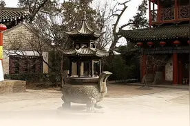 二人盗窃寺庙功德箱内“香火钱”被判刑图片