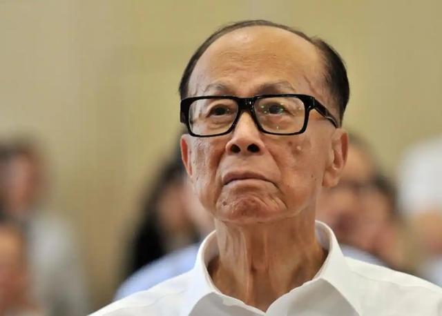 坏消息一个接一个，李嘉诚已经没有回头路，李氏家族暴亏781亿！
