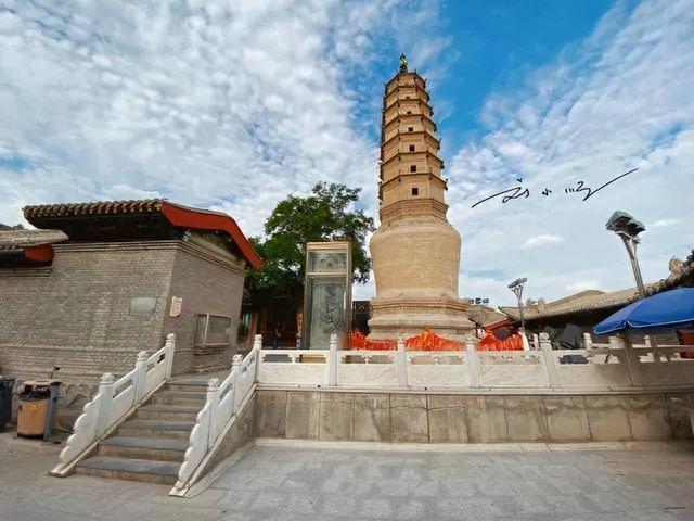 兰州有座“千年白塔”！免费登顶看黄河穿城，本地人爱来喝三泡台