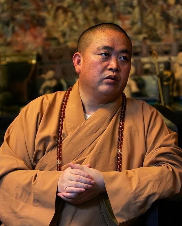 一查吓一跳！掌控少林寺38年的释永信被曝更多信息，私底下太壕