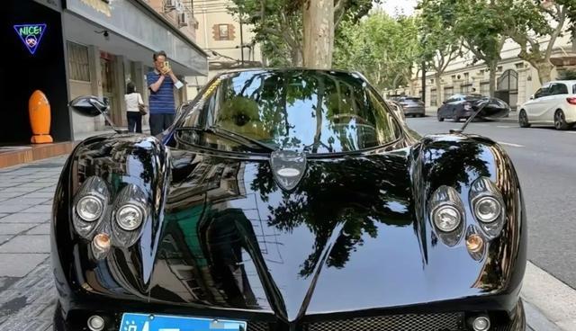 中国第一辆兰博基尼，不到100万，曾悬挂粤A蓝牌，停北京吃灰数年