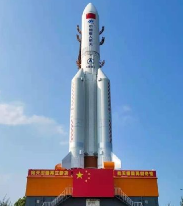 马斯克对中国可重复使用火箭正面评价，但表示距离SpaceX还远