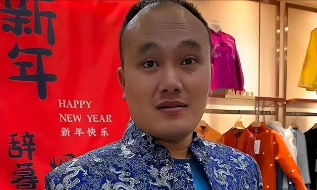 北京大姐爱上小19岁僧人，豪掷500万盖寺庙，11年了过得怎么样？