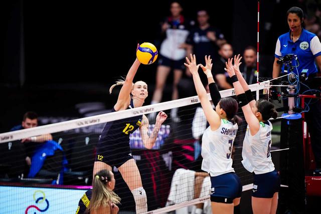 3-2！女排世锦赛险爆冷：世界第四大逆转，中国女排双喜临门