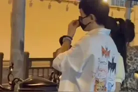 张杰晒夫妻合照庆祝“丝婚”，结婚12年感情不变，越来越恩爱图片