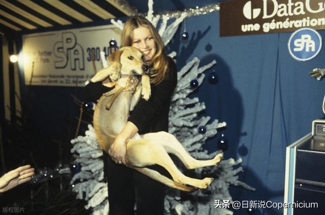 全法国男人曾为她痴狂！91岁性感传奇离世，马克龙亲自悼念