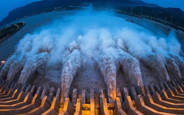 雅鲁藏布江水电站震撼开工：西方太震惊，印度破防，南亚格局变天