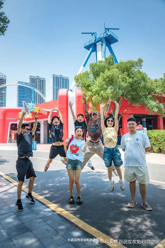 41°C高温天，这么多游客来武汉玩什么?