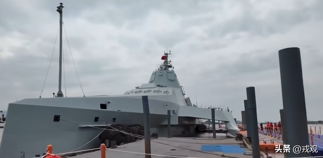 美军紧盯！中国新舰藏黑科技，隐身火力双开挂！美军都没玩转！