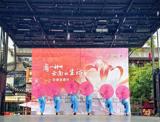 渔火映千年，国潮燃官渡！昆明首届渔灯会启幕，8天解锁双节狂欢
