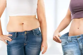 瘦肚子最快方法不是跑步，而是这2个动作，减掉腹部脂肪！图片