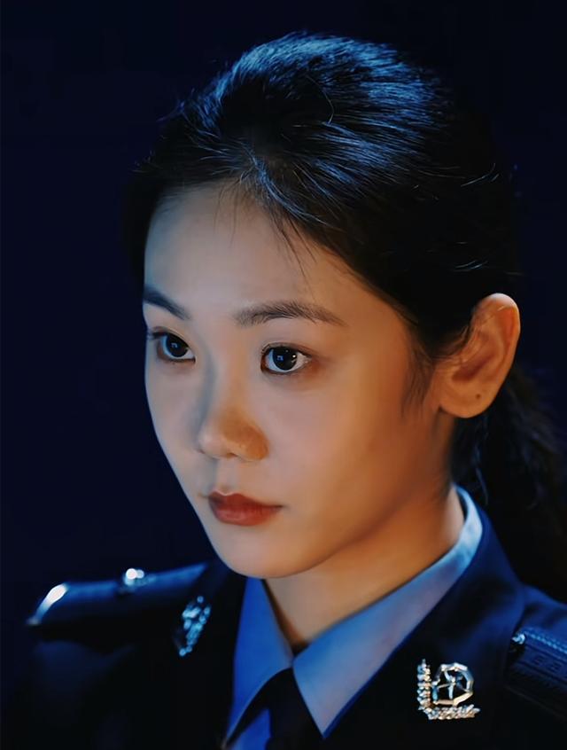 郑恺小姨子不忍了！回应在姐夫家蹭吃蹭住，8万买包事件真相大白