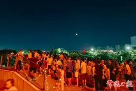 常德市科技馆搭台 近两千名天文爱好者与“月亮对话”图片