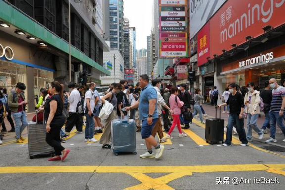 香港如何失去内地旅游市场？网友：不断挑战底线，凉凉是必然的！