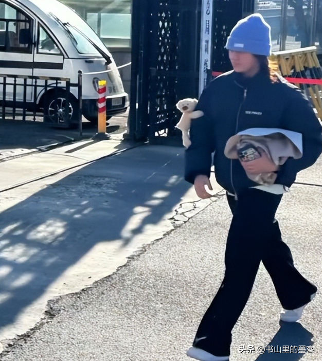 全红婵正式回归亮相！身材高挑颜值超级抢眼	，留齐肩长发后大变样