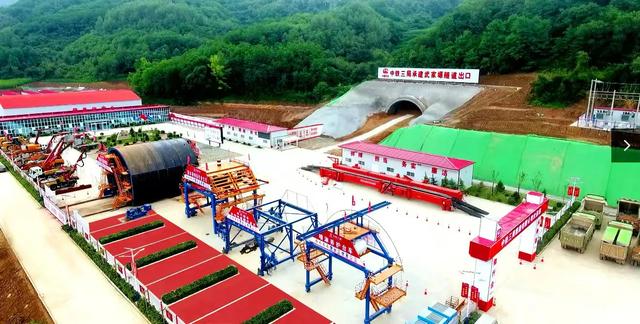 西延高铁开通运营