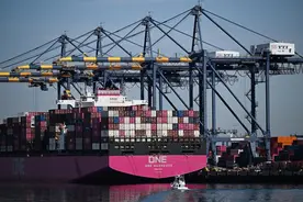 美对华船舶加征港口费，分阶段涨价至2028年，中方反制箭在弦上图片