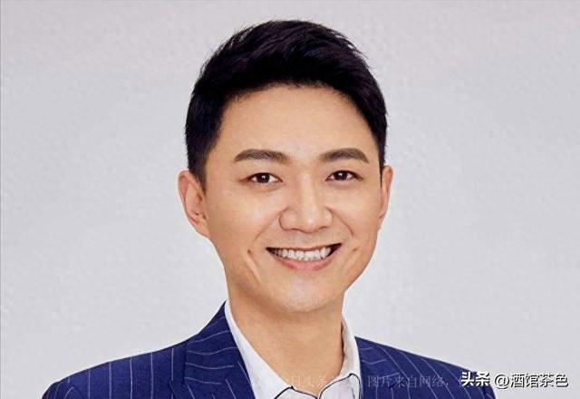 主持人李鑫现状：和家人在爱尔兰，陪读带货两不误，俩儿子都随妈