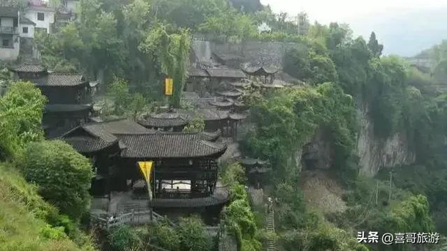 鹞子寨:张家界绝壁之巅的惊魂盛宴