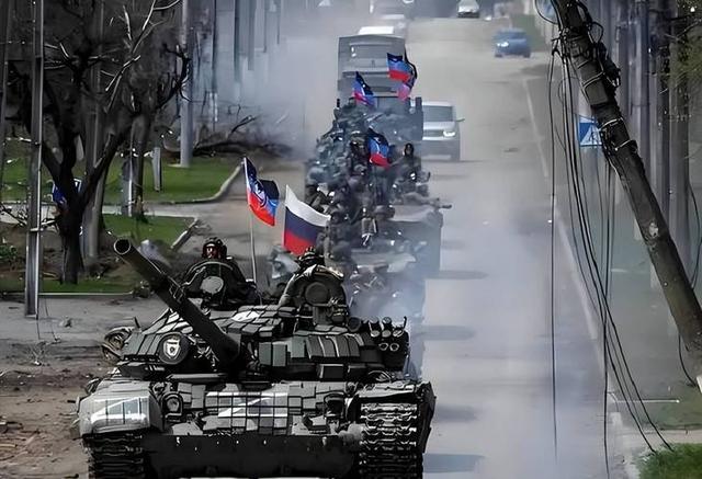 俄军再打基辅，50万人断电，普京穿着军装，对小泽发出最终警告