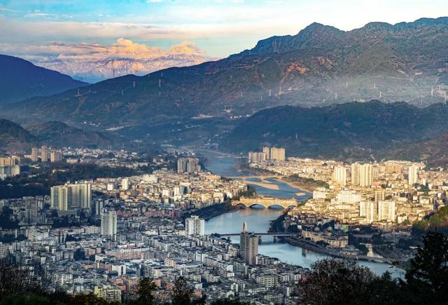让历史说话，让山水生色：雨城区文旅融合绘就 “诗与远方” 新画卷