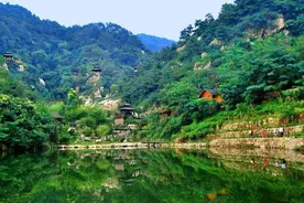 趵突泉与南部山区图片