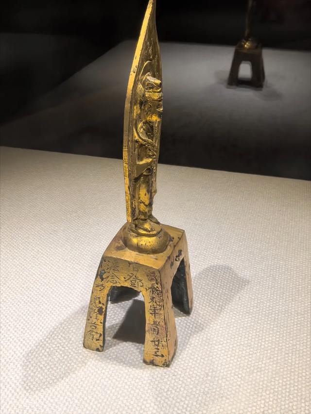 邺城苍苍白露微，世事翻覆黄云飞：邺城访古