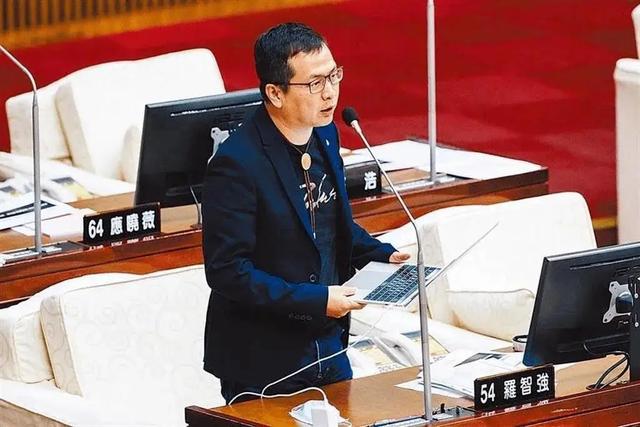 罗智强呼吁停办党主席辩论遭批