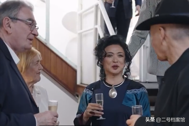 面相变了！逃到国外半年多，58岁金星近照曝光，早年风光已然不再