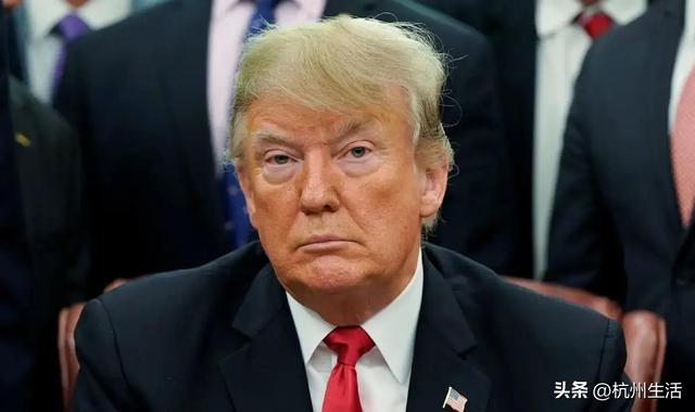 登上访华专机前，特朗普连退两步，赖清德被逼墙角，想要背水一战