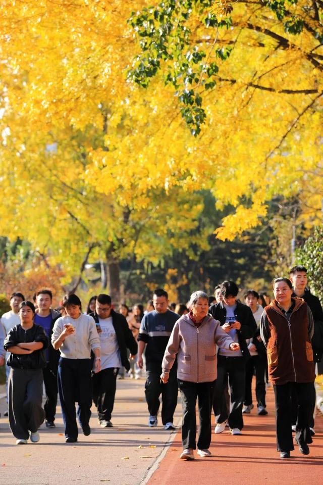 每天早上人气爆棚！就在日照这里！