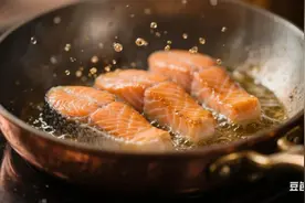 你爱吃的三文鱼其实是“海底大肥猪”图片